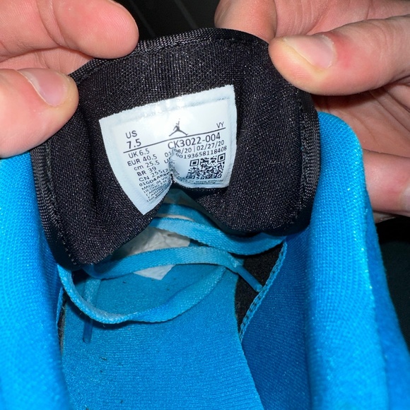 ‘Lazer blue’ Jordan low - Picture 3 of 3